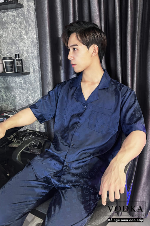 Đồ ngủ nam pijama LV lụa gấm màu xanh sang trọng LV32 - Vodka Luxury - Ảnh 2