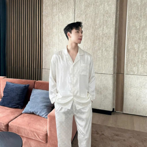 Đồ ngủ đôi hoạ tiết LV trắng dài tay LV15 sang chảnh lụa gấm jacquard